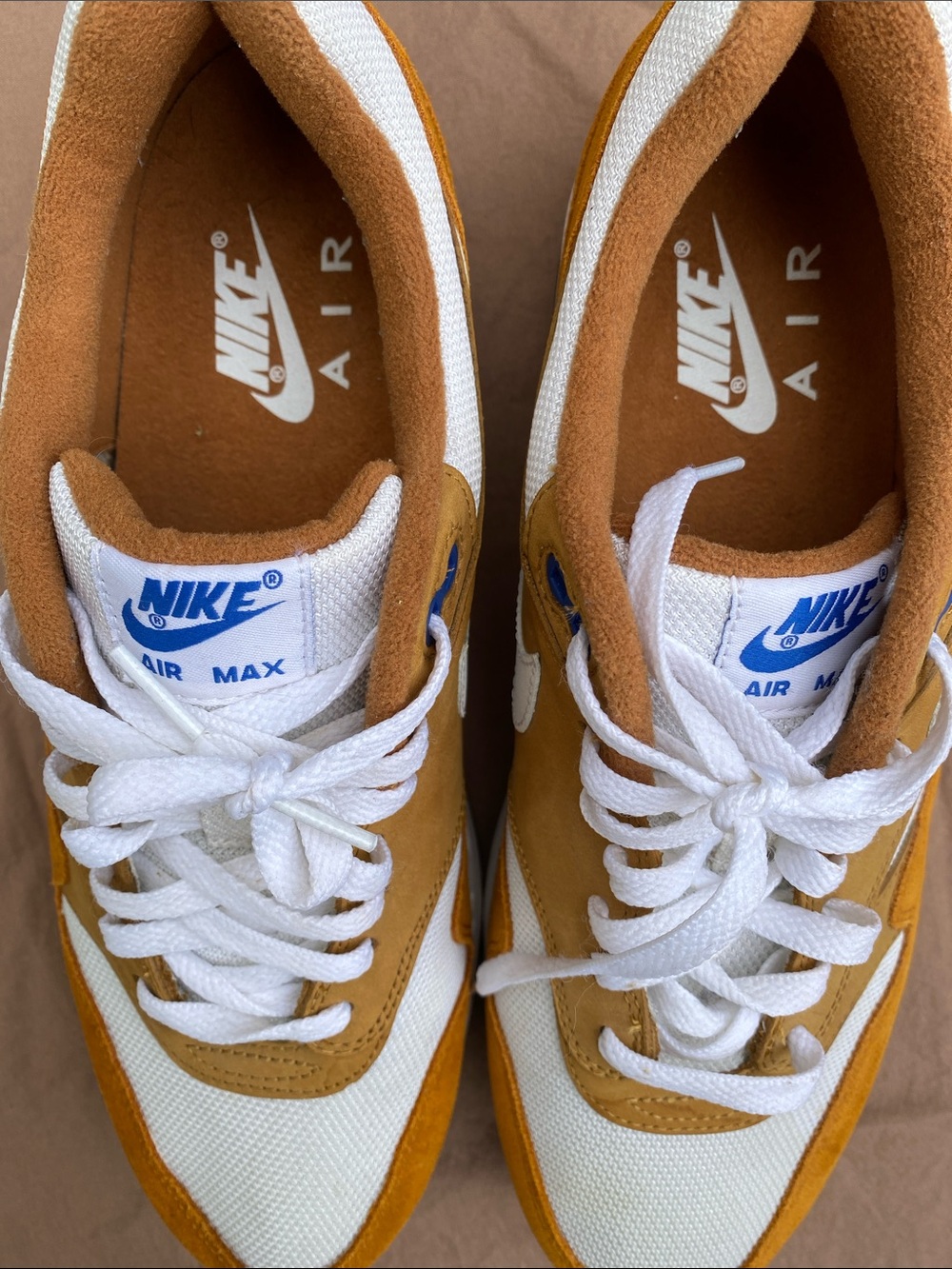 Nike Air Max 1 Premium Retro “Curry” White and Mustard Suede Mesh Trainer - Picture 2 of 16